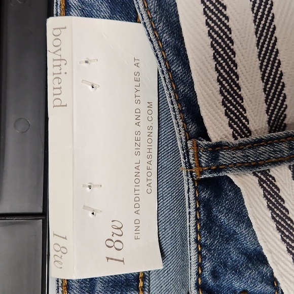 Cato Blue Ankle Cropped Jeans with Belt - Picture 3 of 6